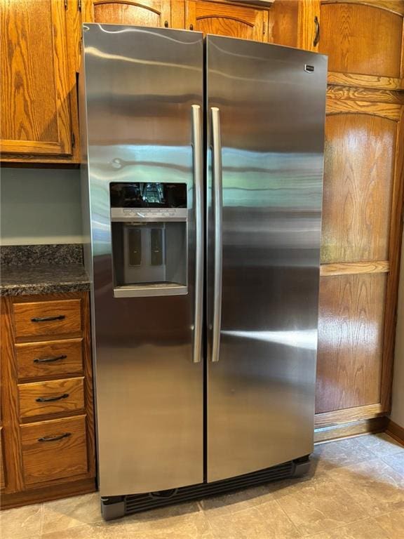 2006 Buckingham St, Saint Joseph, MO 64506 - detailed view of stainless steel fridge
