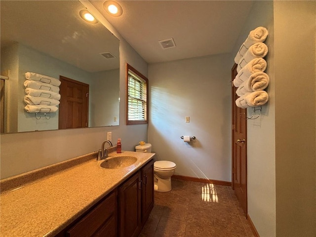 2006 Buckingham St, Saint Joseph, MO 64506 - full bath featuring vanity and recessed lighting