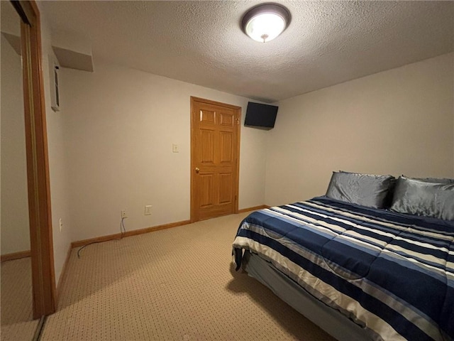 2006 Buckingham St, Saint Joseph, MO 64506 - bedroom with a textured ceiling and light carpet
