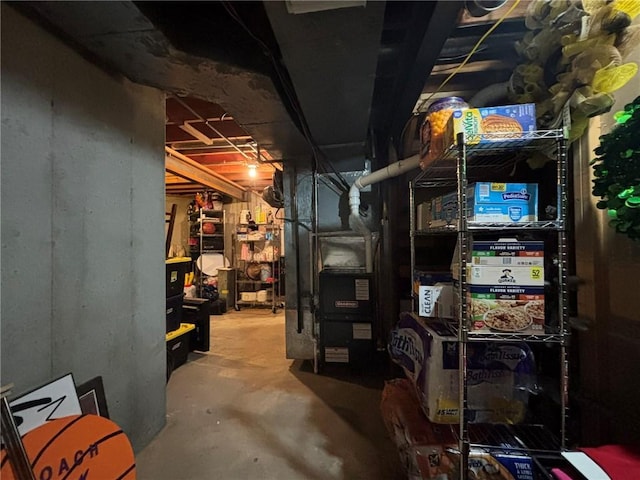 2006 Buckingham St, Saint Joseph, MO 64506 - unfinished below grade area with heating unit