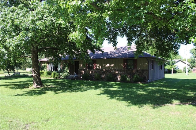 612 N 4th St, Arma, KS 66712 - view of grassy yard