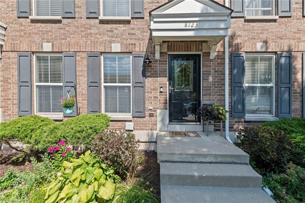 8123 N Oakley Ave, Kansas City, MO 64119 - photo 1