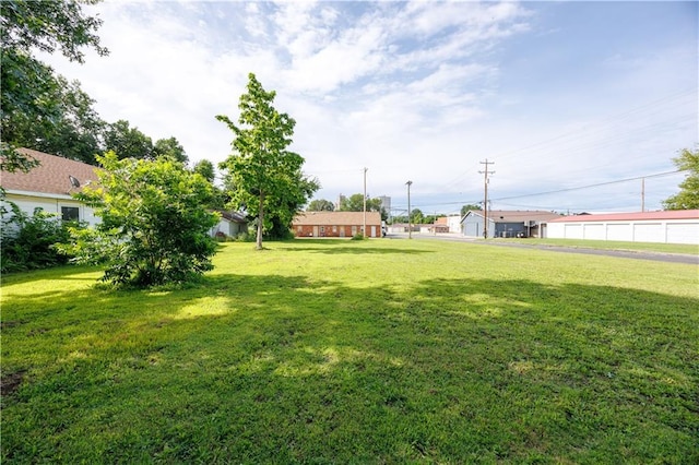 919 Indiana St, Neodesha, KS 66757 - view of grassy yard