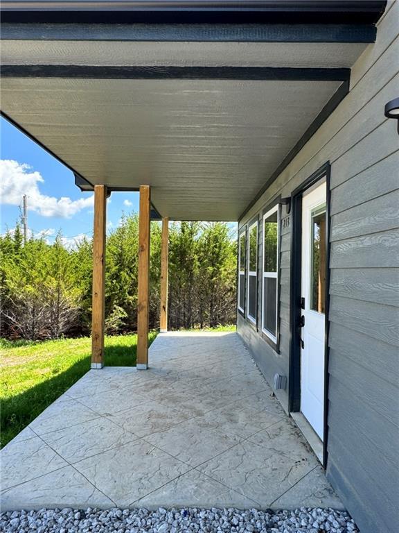 213 Bald Eagle Dr, La Cygne, KS 66040 - view of patio