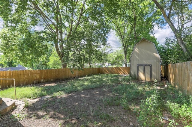 934 Williams St, Excelsior Springs, MO 64024 - fenced backyard featuring a shed