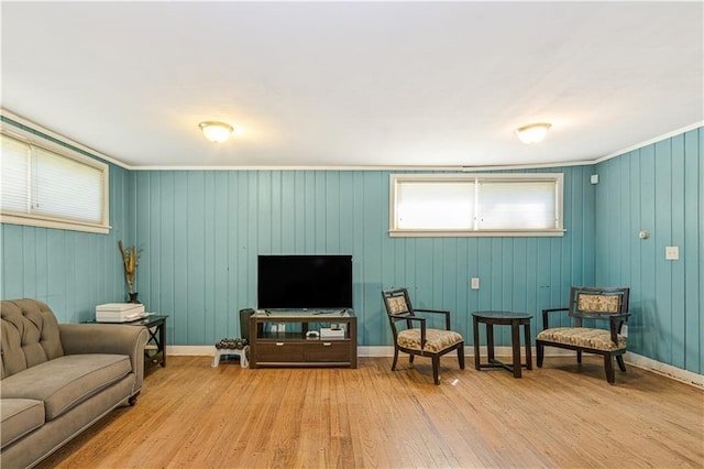 711 E 72nd Ter, Kansas City, MO 64131 - living room with wood finished floors