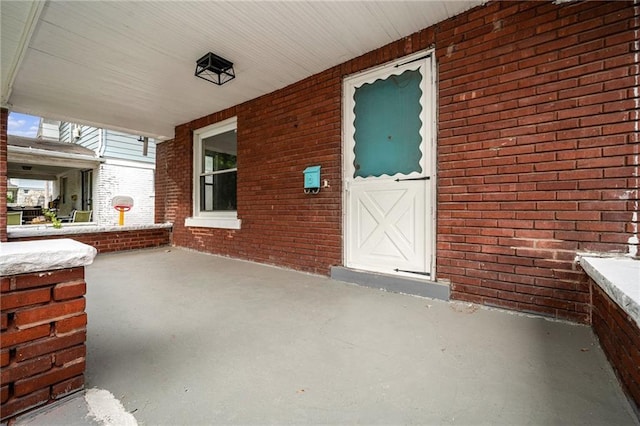 3344 Chestnut Ave, Kansas City, MO 64128 - view of porch