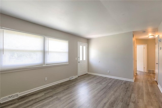 1605 NE 72nd St, Gladstone, MO 64118 - photo 3