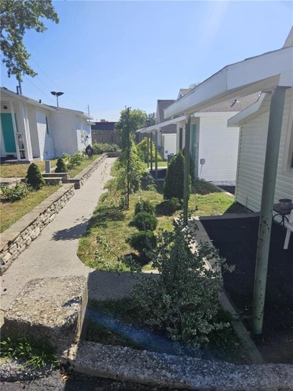11601 E US Highway 24th Rd, Independence, MO 64054 - view of yard