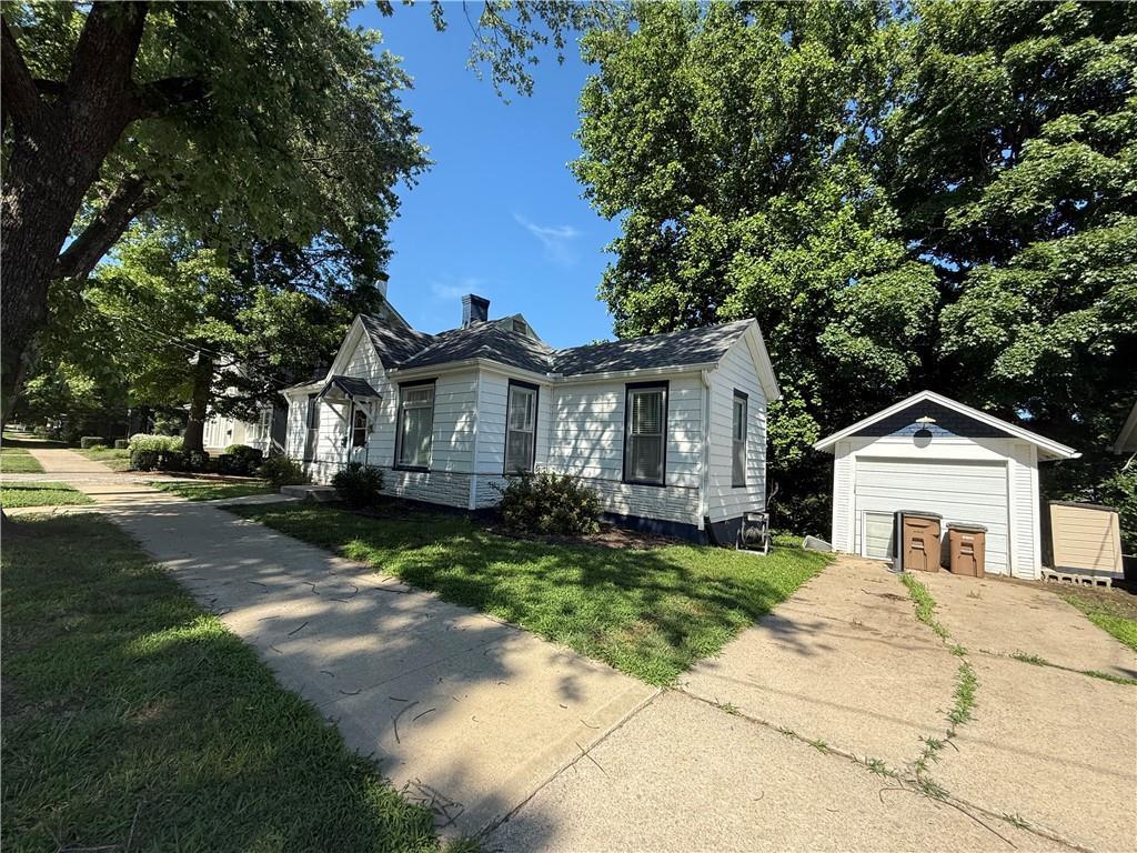 610 N 5th St, Atchison, KS 66002 - photo 2
