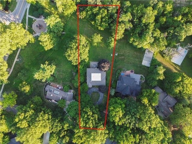 8614 Meadow Ln, Leawood, KS 66206 - aerial overview of property's location featuring property boundaries highlighted