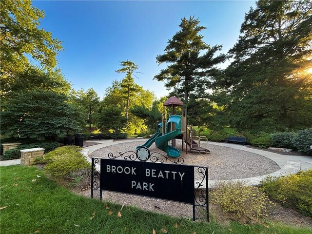 8614 Meadow Ln, Leawood, KS 66206 - view of community playground