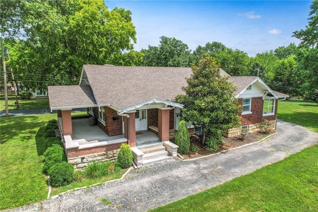 6111 Woodson Rd, Raytown, MO 64133 - photo 1