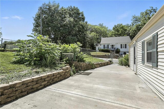216 Dunbar Ave, Excelsior Springs, MO 64024 - view of patio
