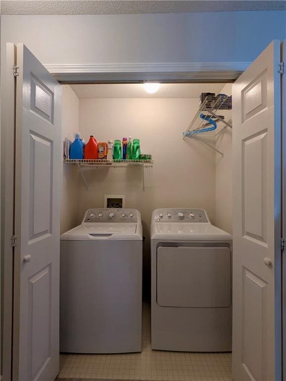 22030 W 51st Ter, Shawnee, KS 66226 - laundry room featuring washing machine and clothes dryer