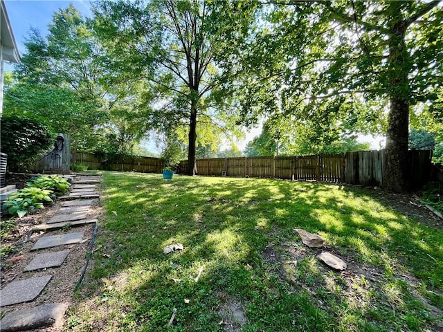 2811 Chatelain Ct Unit A, Independence, MO 64057 - view of fenced backyard