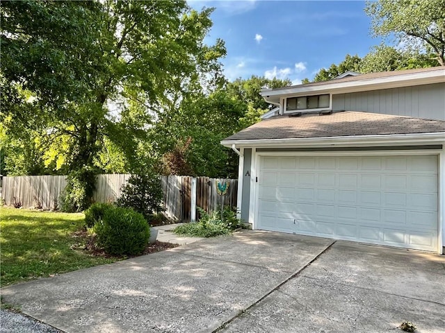2811 Chatelain Ct Unit A, Independence, MO 64057 - garage with concrete driveway