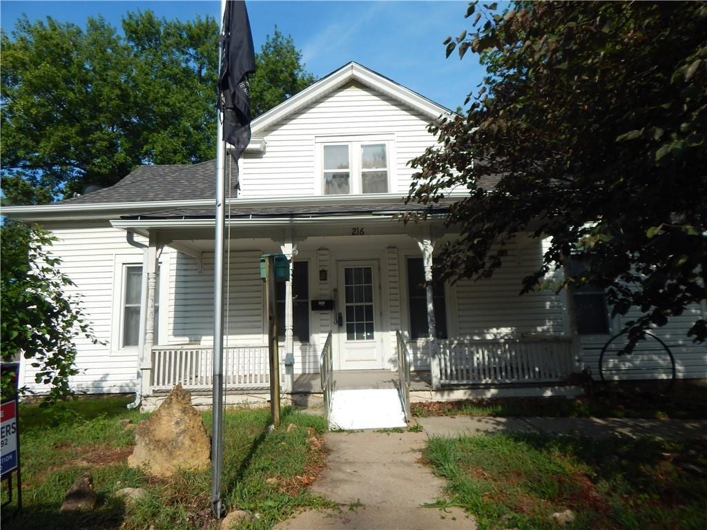 216 S Missouri St, Liberty, MO 64068 - photo 1