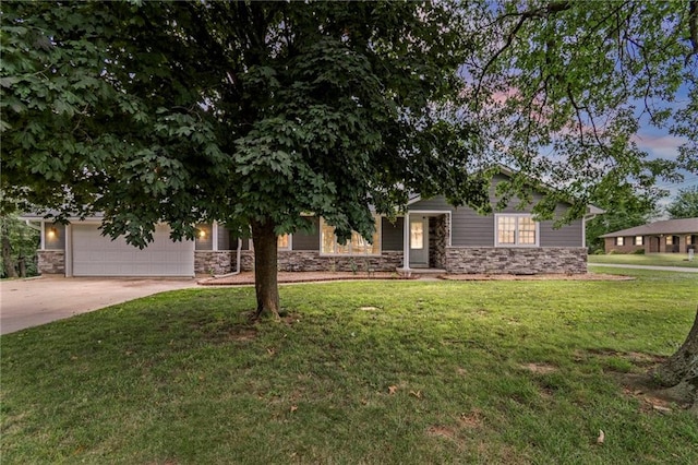 607 W 13th St, Carrollton, MO 64633 - photo 1