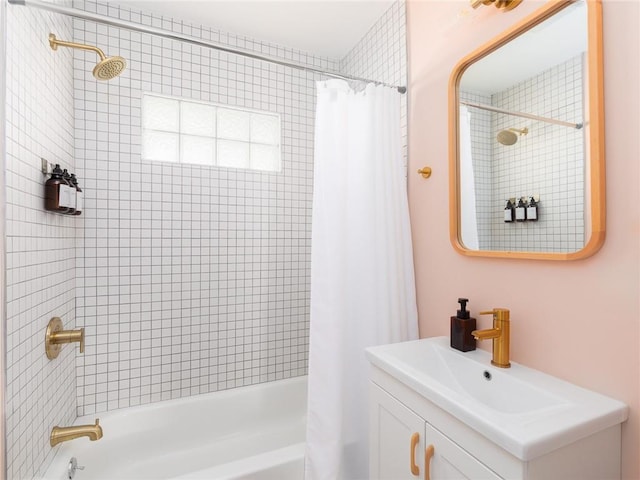 4206 Mission Rd, Kansas City, KS 66103 - full bath featuring shower / bath combo with shower curtain and vanity