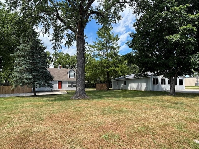 4202 Dr Greaves Rd, Grandview, MO 64030 - view of yard