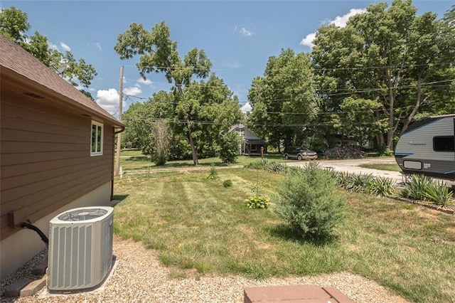 918 King St, Baldwin City, KS 66006 - view of green lawn