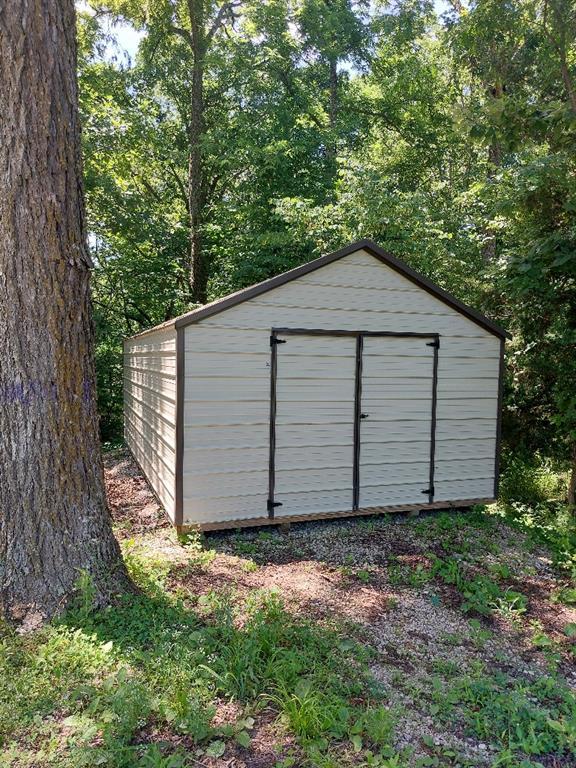 110 Holiday Dr, Linn Valley, KS 66040