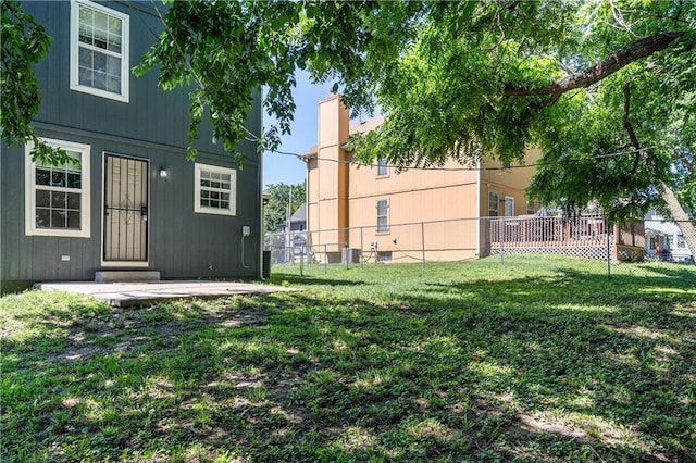 1304 E 41st St, Kansas City, MO 64110 - view of yard