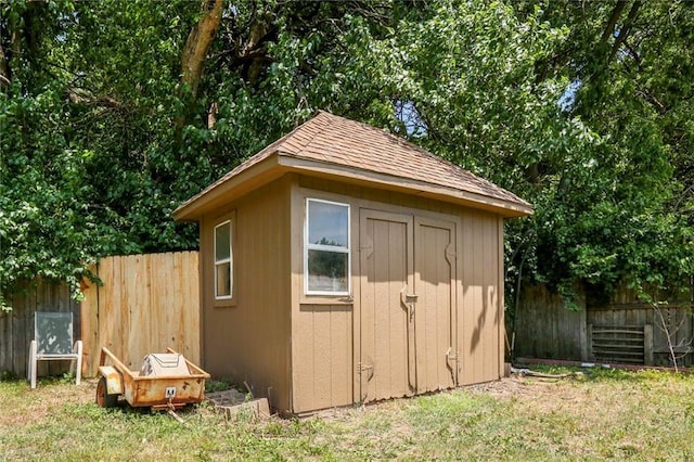 503 SE Brownfield Dr, Lees Summit, MO 64063 - view of shed