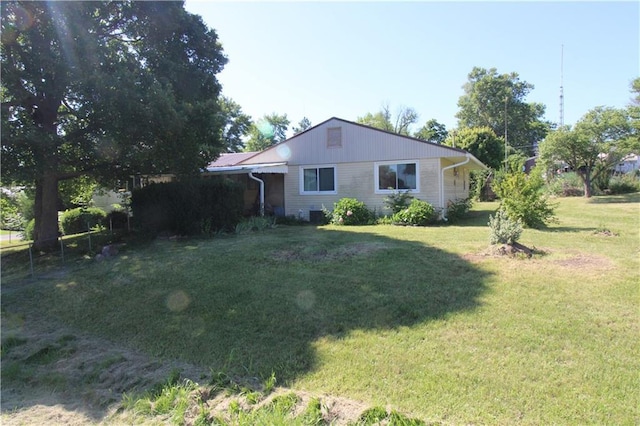 225 E 13th St, Horton, KS 66439 - photo 1