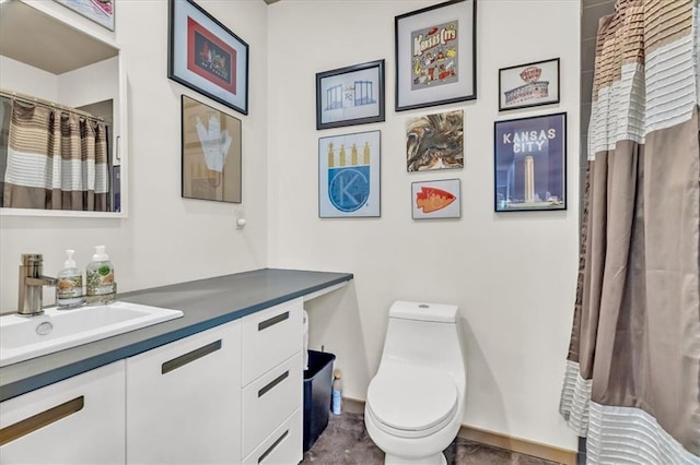 2400 Forest Ave, Kansas City, MO 64108 - full bath with vanity and a shower with curtain