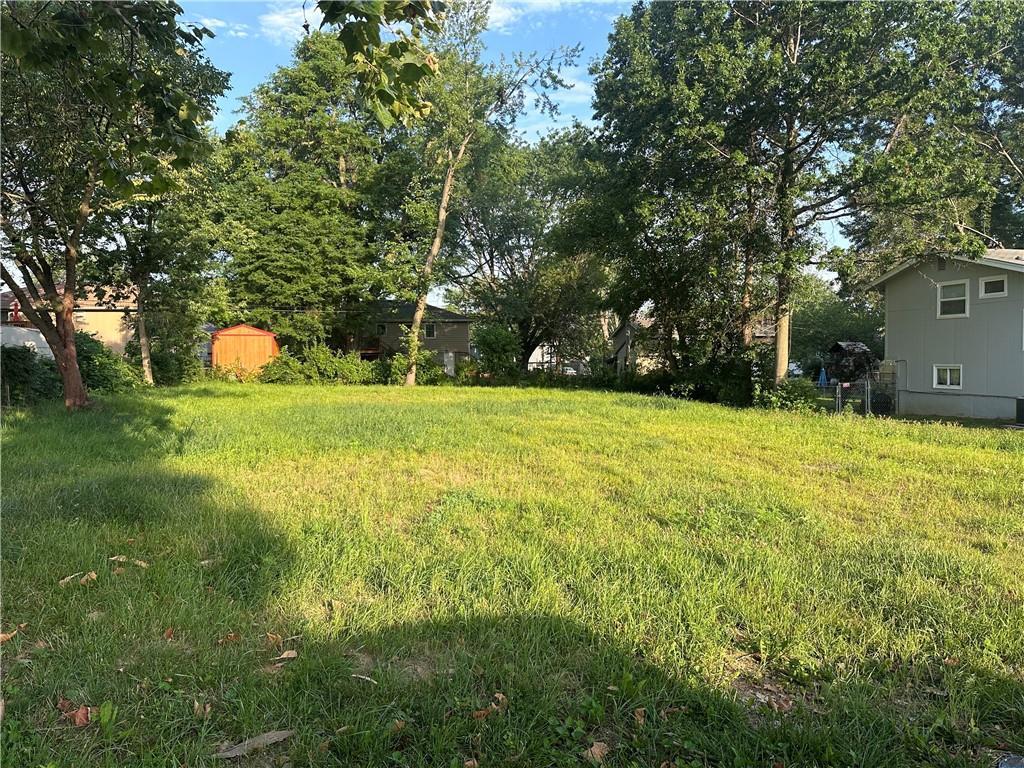 1504 S King Ave, Harrisonville, MO 64701