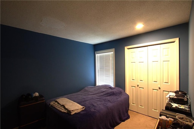 109 SE Rockwood St, Blue Springs, MO 64014 - carpeted bedroom with a textured ceiling