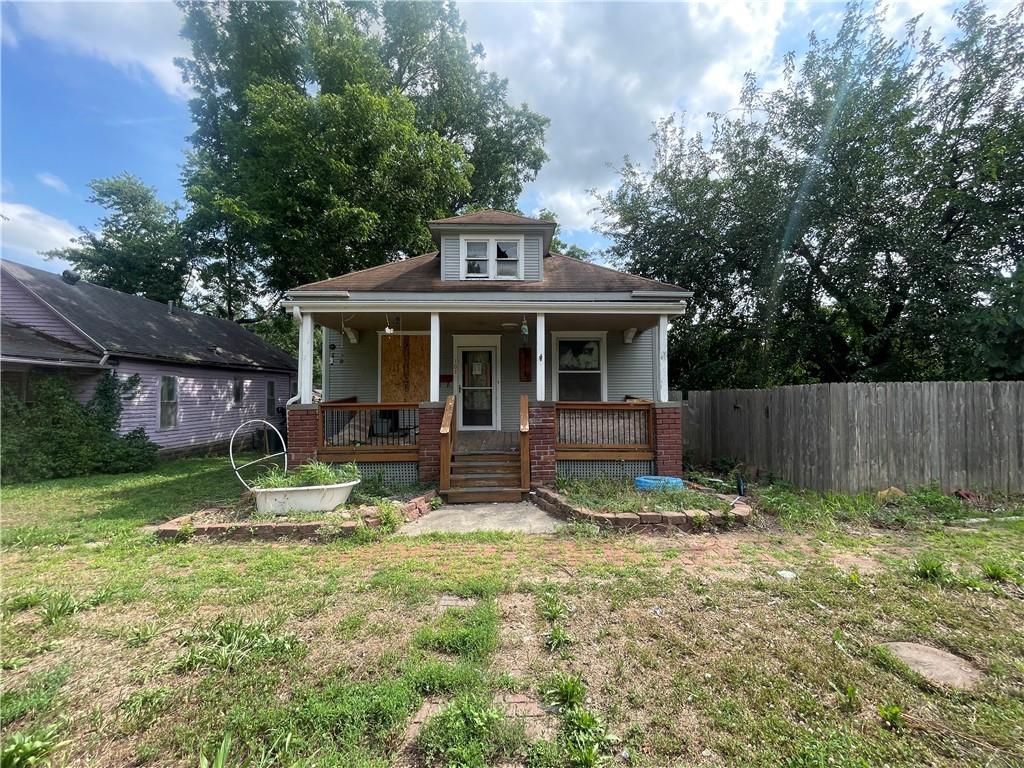 105 E Miami St, Paola, KS 66071 - bungalow with covered porch