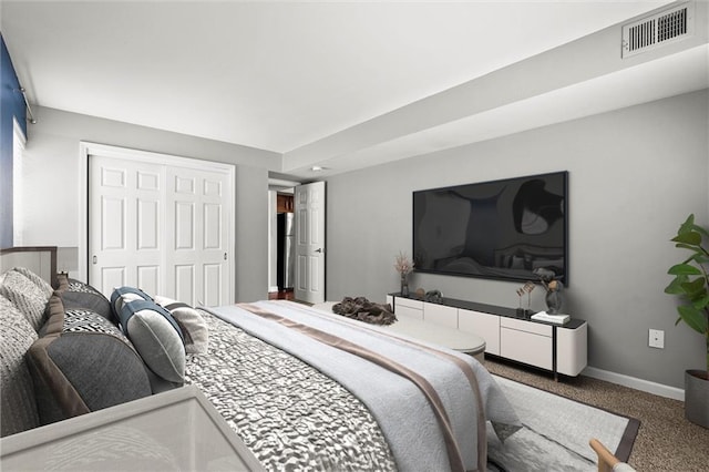 435 W 9th St Unit 204, Kansas City, MO 64105 - carpeted bedroom with a closet and baseboards