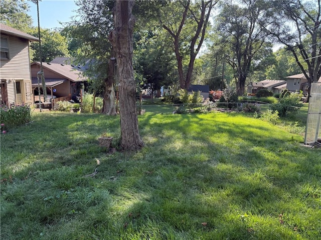 8812 W 72nd St, Overland Park, KS 66204 - view of yard