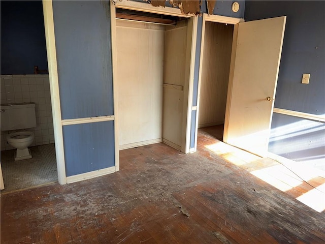 8812 W 72nd St, Overland Park, KS 66204 - unfurnished bedroom with ensuite bathroom