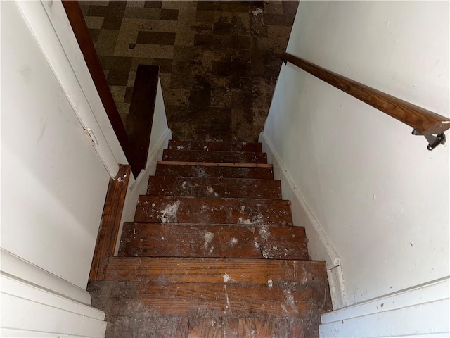 8812 W 72nd St, Overland Park, KS 66204 - view of stairway