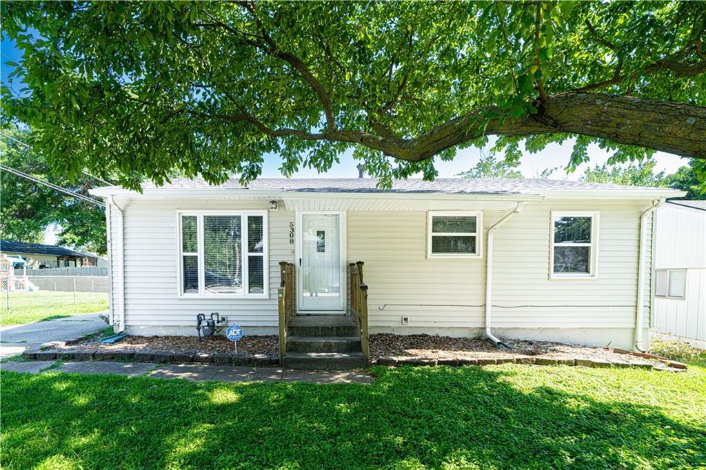5308 Redwood Ln, Saint Joseph, MO 64503 - photo 1