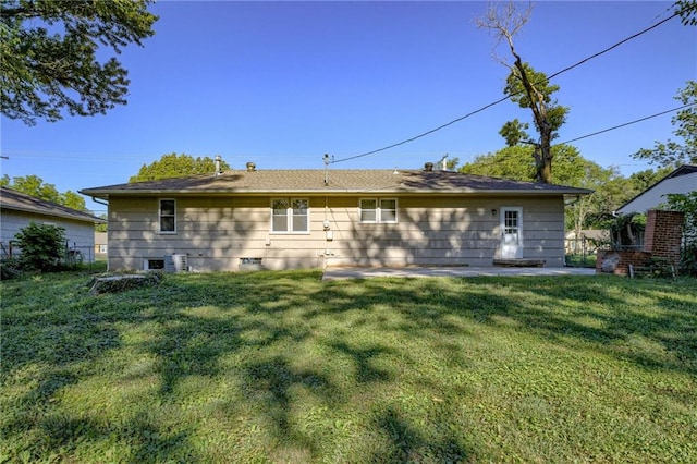 10201 Hillcrest Rd, Kansas City, MO 64134 - rear view of property with a yard