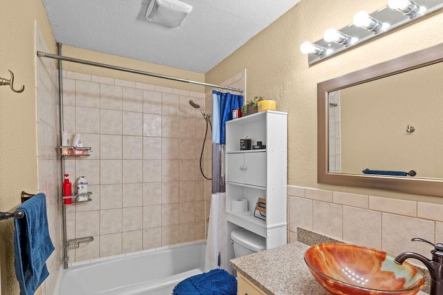 820 S Virginia Ln, Olathe, KS 66061 - full bathroom with vanity and shower / bath combo