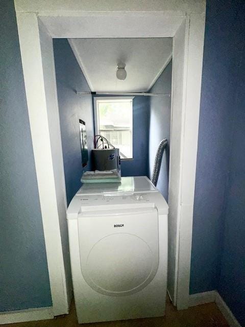 522 S 11th St, Independence, KS 67301 - washroom with washer / dryer