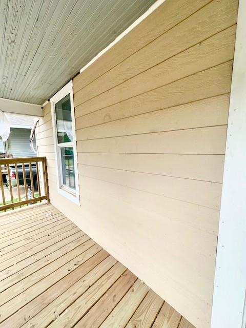 522 S 11th St, Independence, KS 67301 - view of wooden terrace