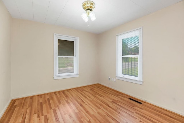 2527 N 18th St, Kansas City, KS 66104 - unfurnished room featuring wood finished floors and a ceiling fan