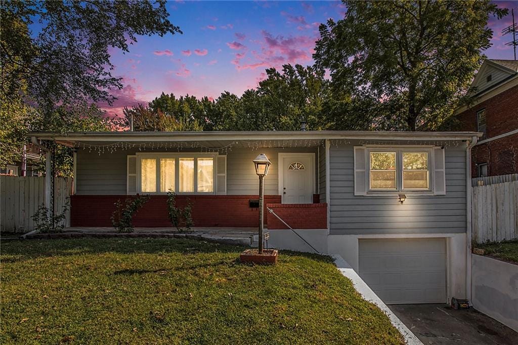 619 N 23rd St, Saint Joseph, MO 64506 - photo 1