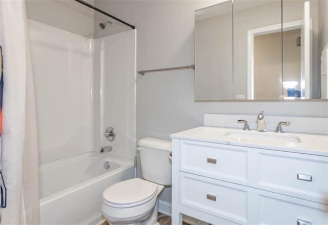 127 E Nelson Cir, Olathe, KS 66061 - full bath featuring shower / tub combo with curtain and vanity