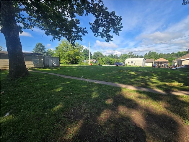 2113 Jefferson St, Lexington, MO 64067 - view of green lawn