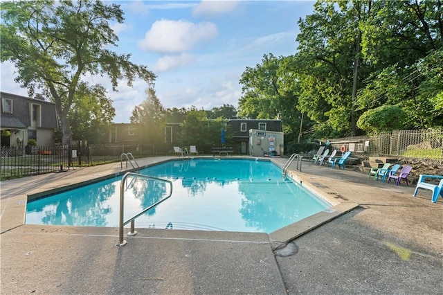 27 W Bannister Rd, Kansas City, MO 64114 - community pool with a patio area