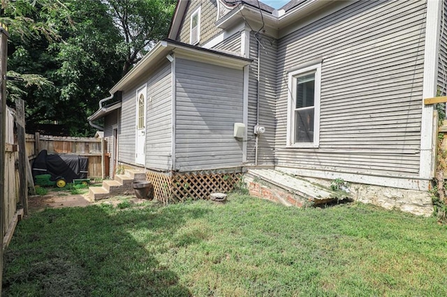 519 S Lincoln Ave, Chanute, KS 66720 - view of side of property with entry steps