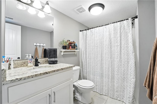 16728 Ruby Way, Basehor, KS 66007 - full bath featuring vanity and curtained shower